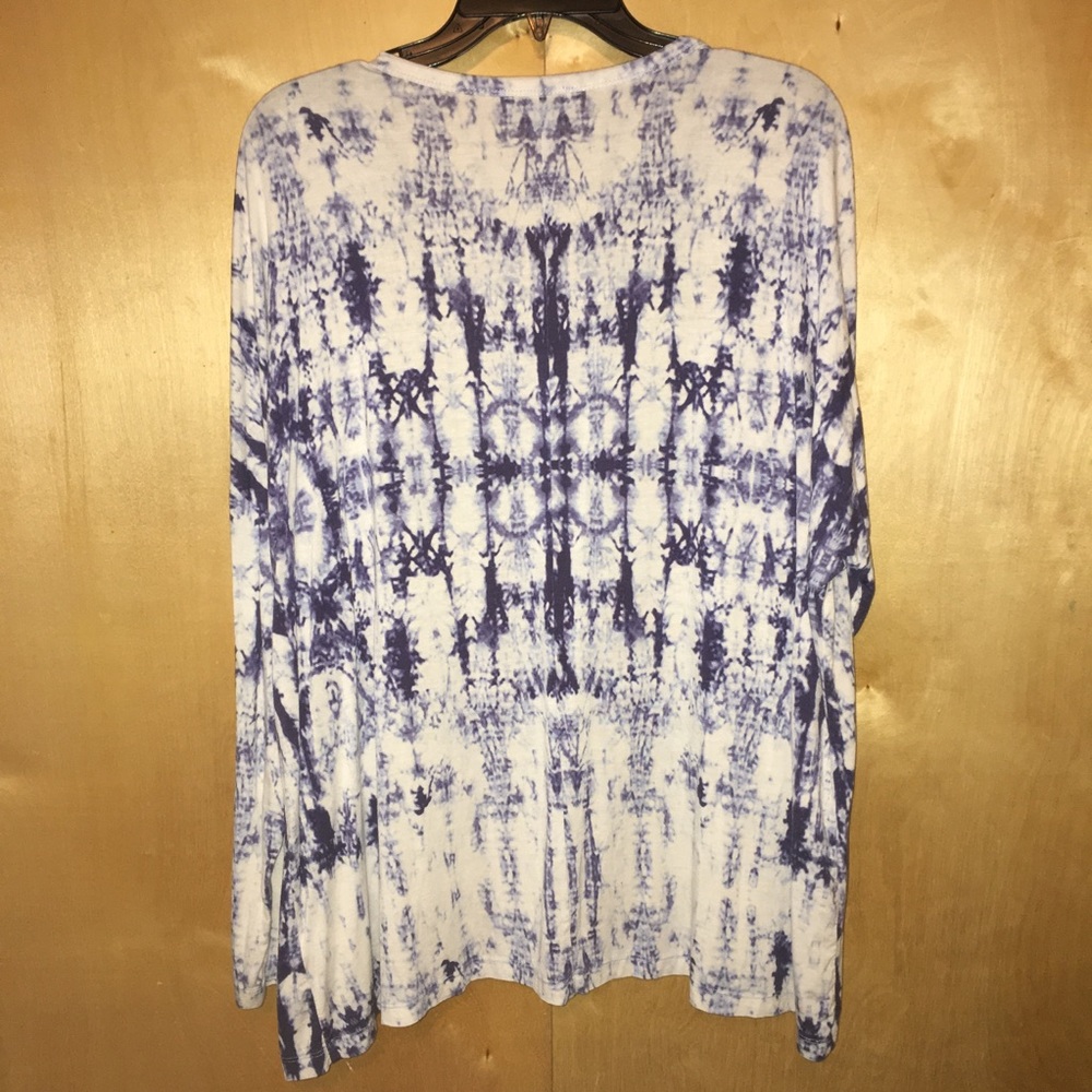Blue and white women’s cardigan